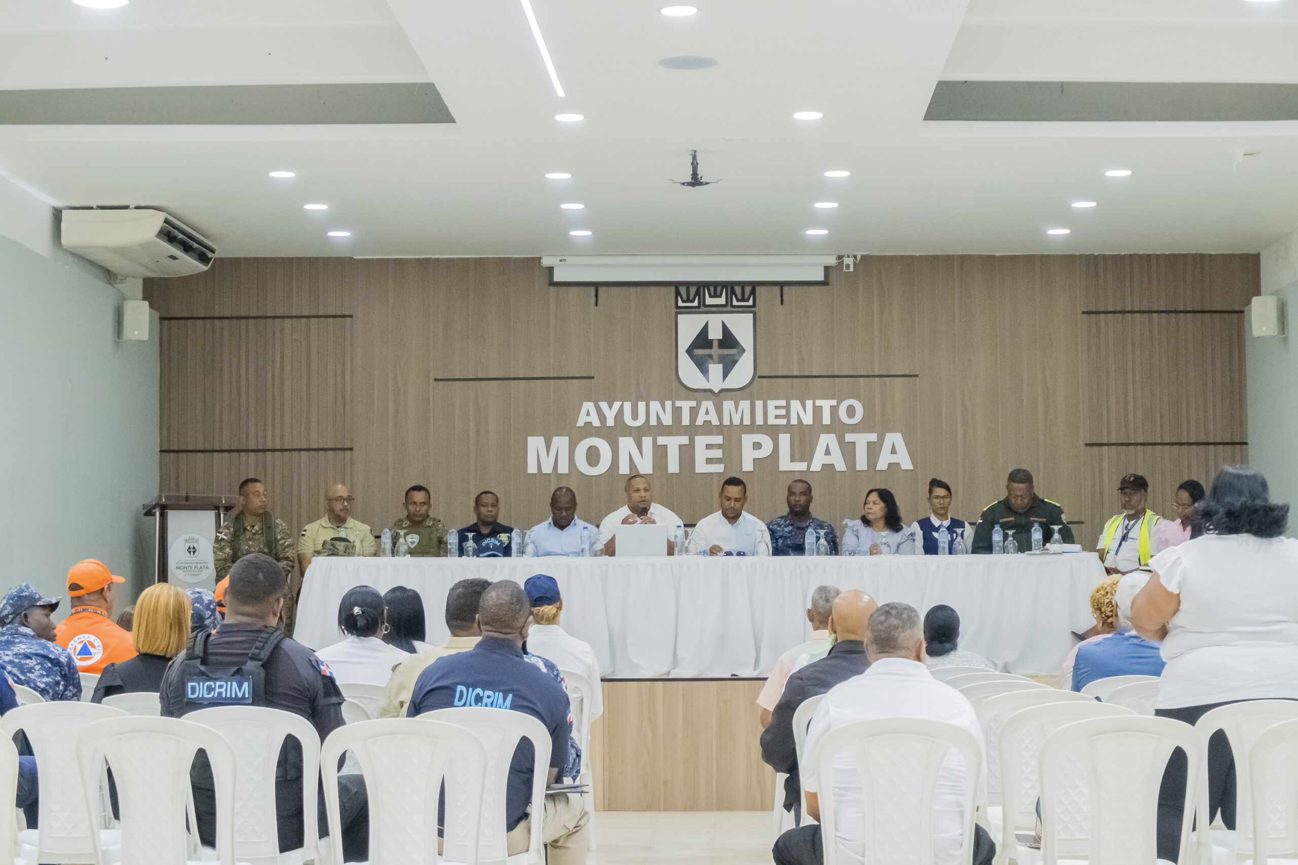 Monte Plata fortalece la seguridad ciudadana con encuentro interinstitucional encabezado por autoridades locales y nacionales